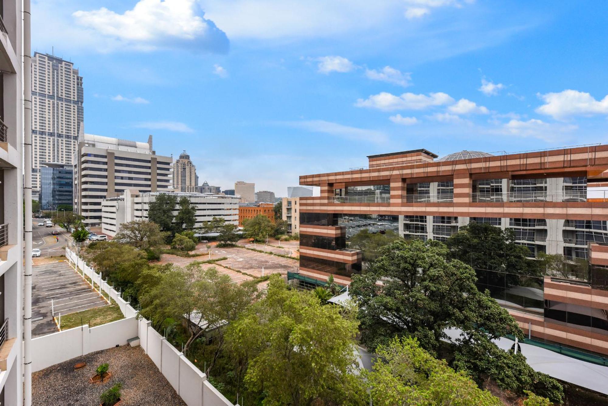 Hydro Park Residences In Sandton With Generator 约翰内斯堡 外观 照片